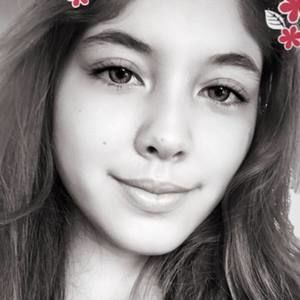 Meet your Posher, Eladia